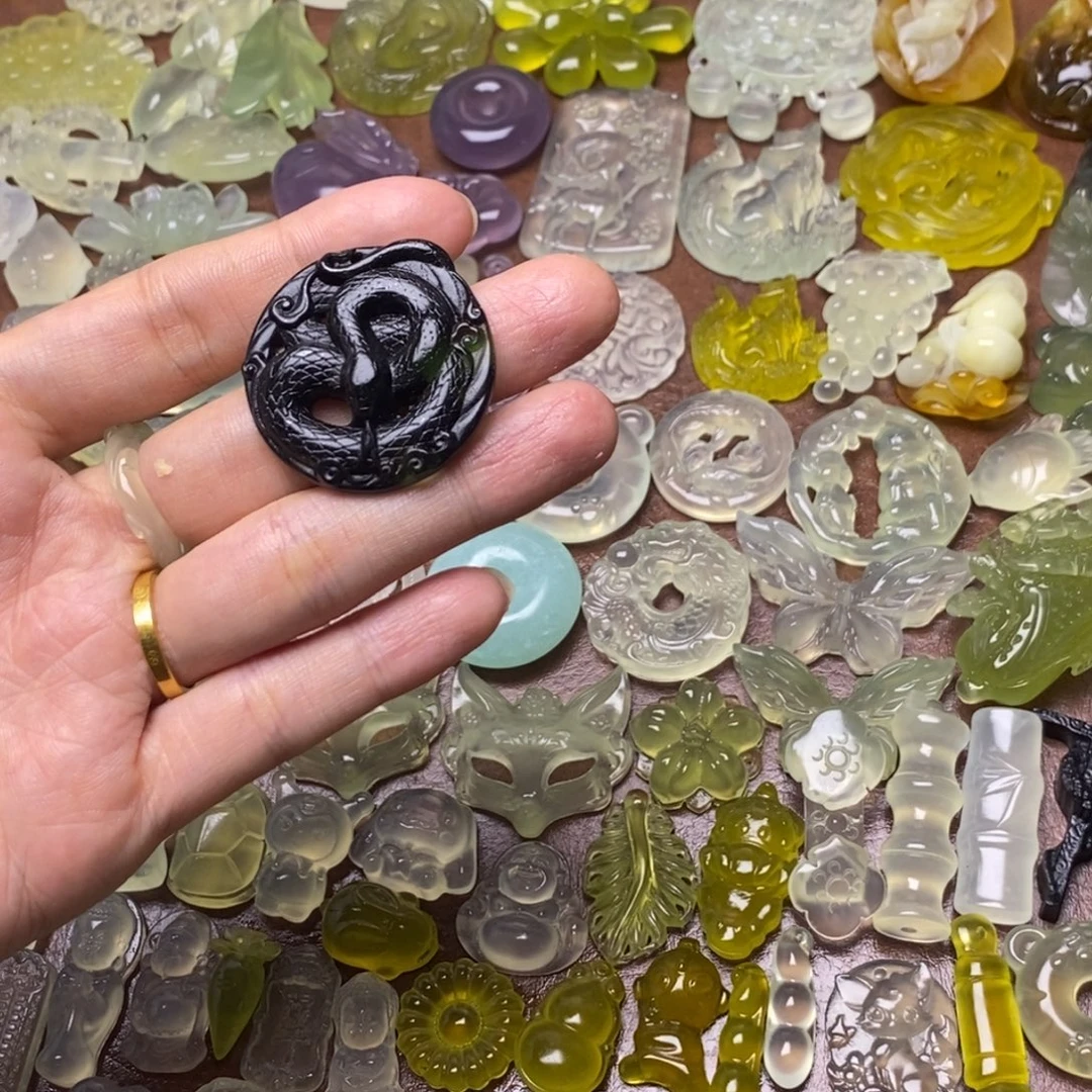 蛇纹石玉合金项链