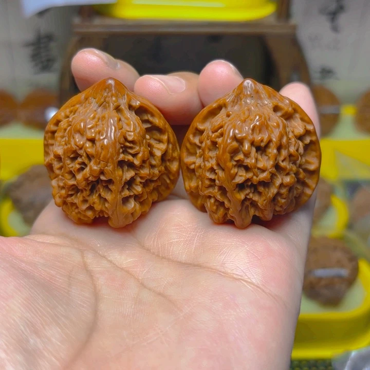 文玩核桃吊坠百花山