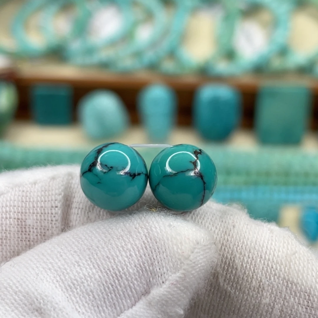 绿松石未镶嵌颈饰