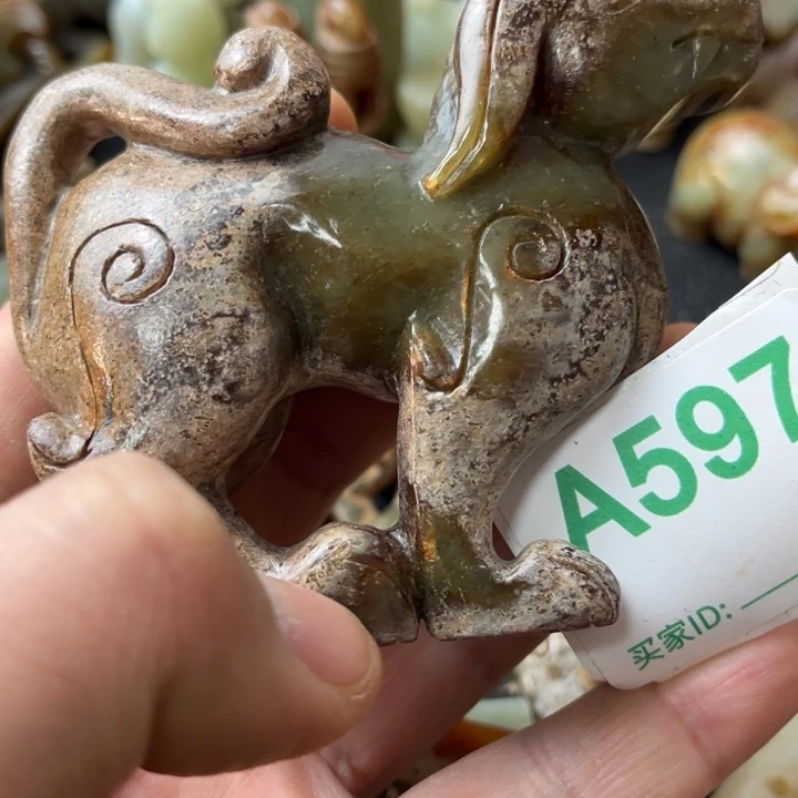 和田玉颈饰未镶嵌来****e