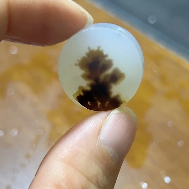 泥***人玛瑙/玉髓未镶嵌珠宝半成品