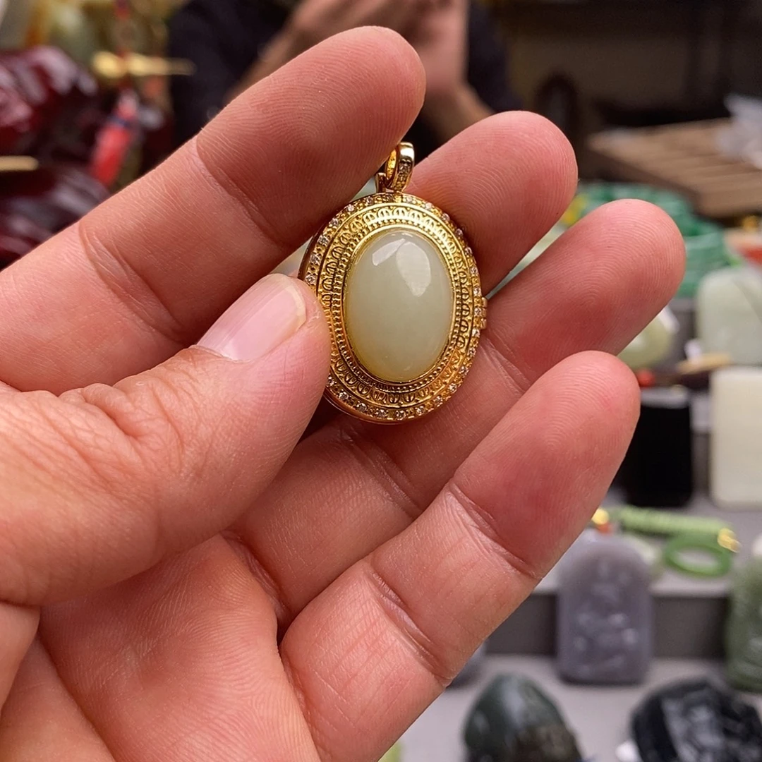 和田玉未镶嵌颈饰