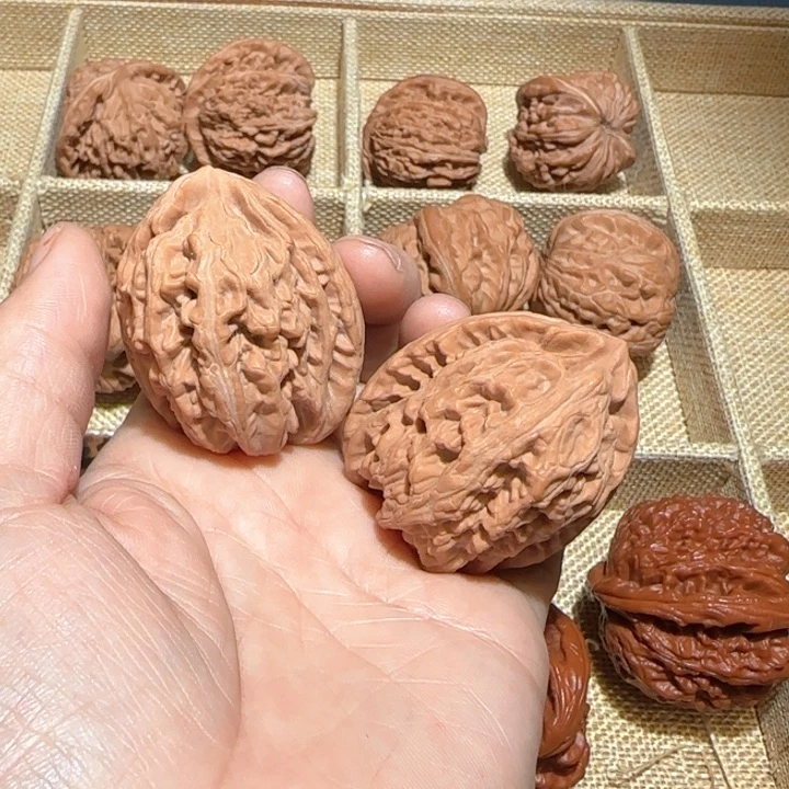 ****哥文玩核桃把件43红锦鲤