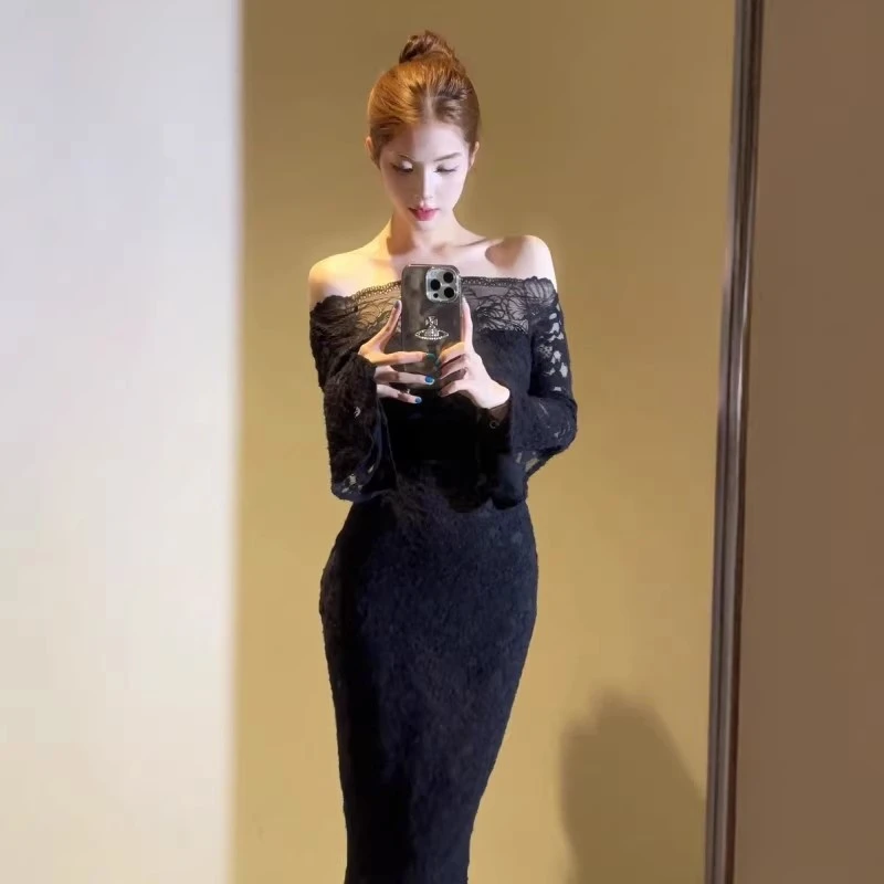 性感辣妹一字肩长袖连衣裙女秋季修身显瘦喇叭袖镂空蕾丝包臀裙子