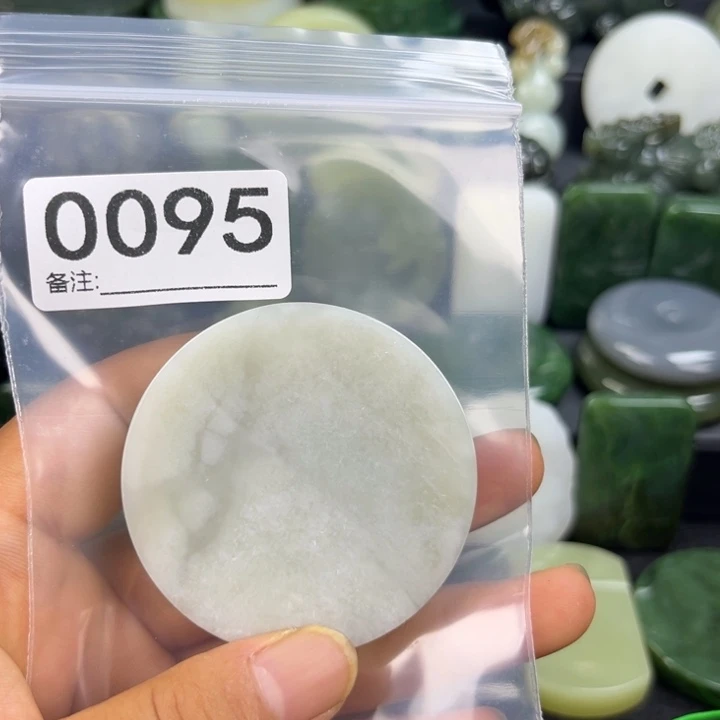 和田玉未镶嵌珠宝半成品