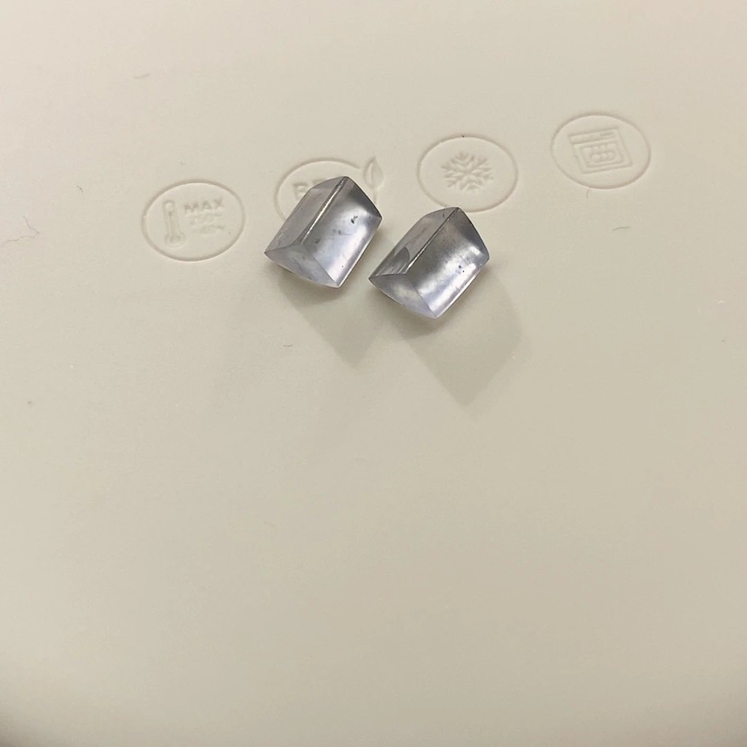 翡翠裸石黑冰随行一对