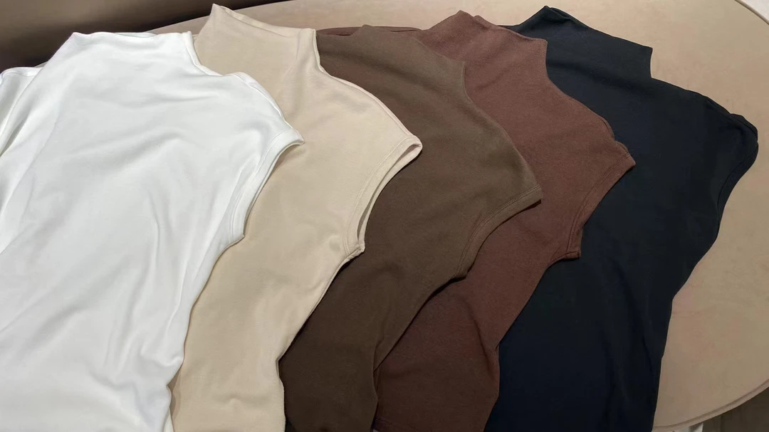 时尚百搭无袖小衫