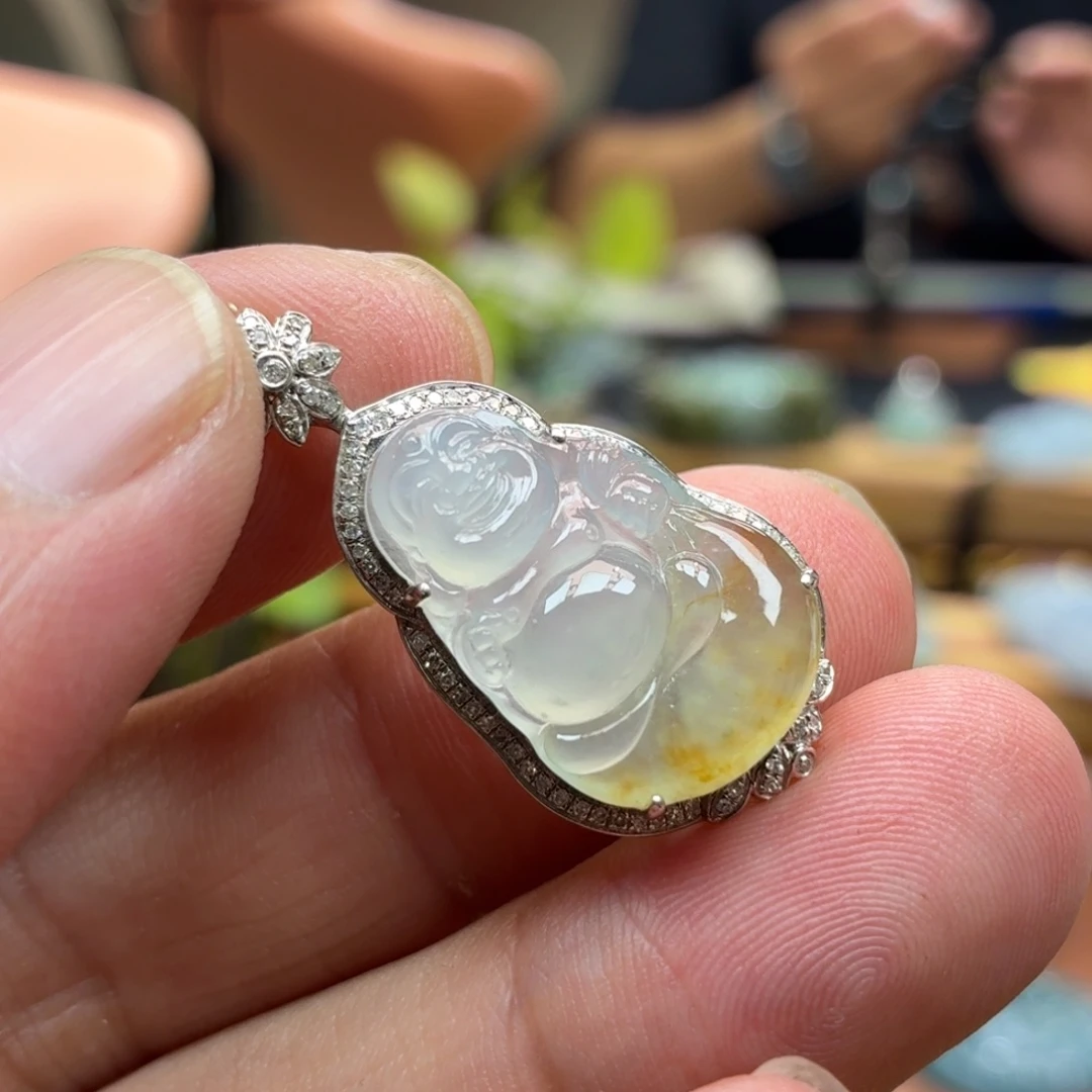 翡翠18K金镶嵌颈饰