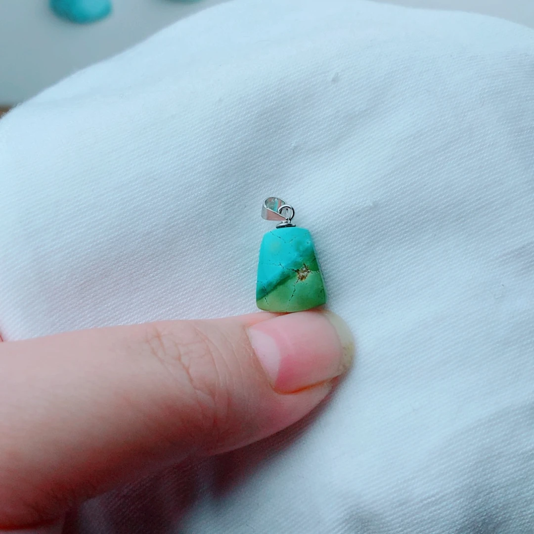 嘻***姐绿松石未镶嵌珠宝奇石