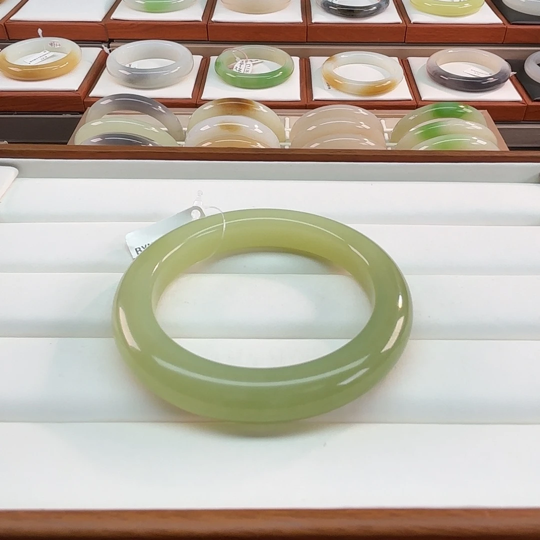 和田玉未镶嵌手镯56青黄口