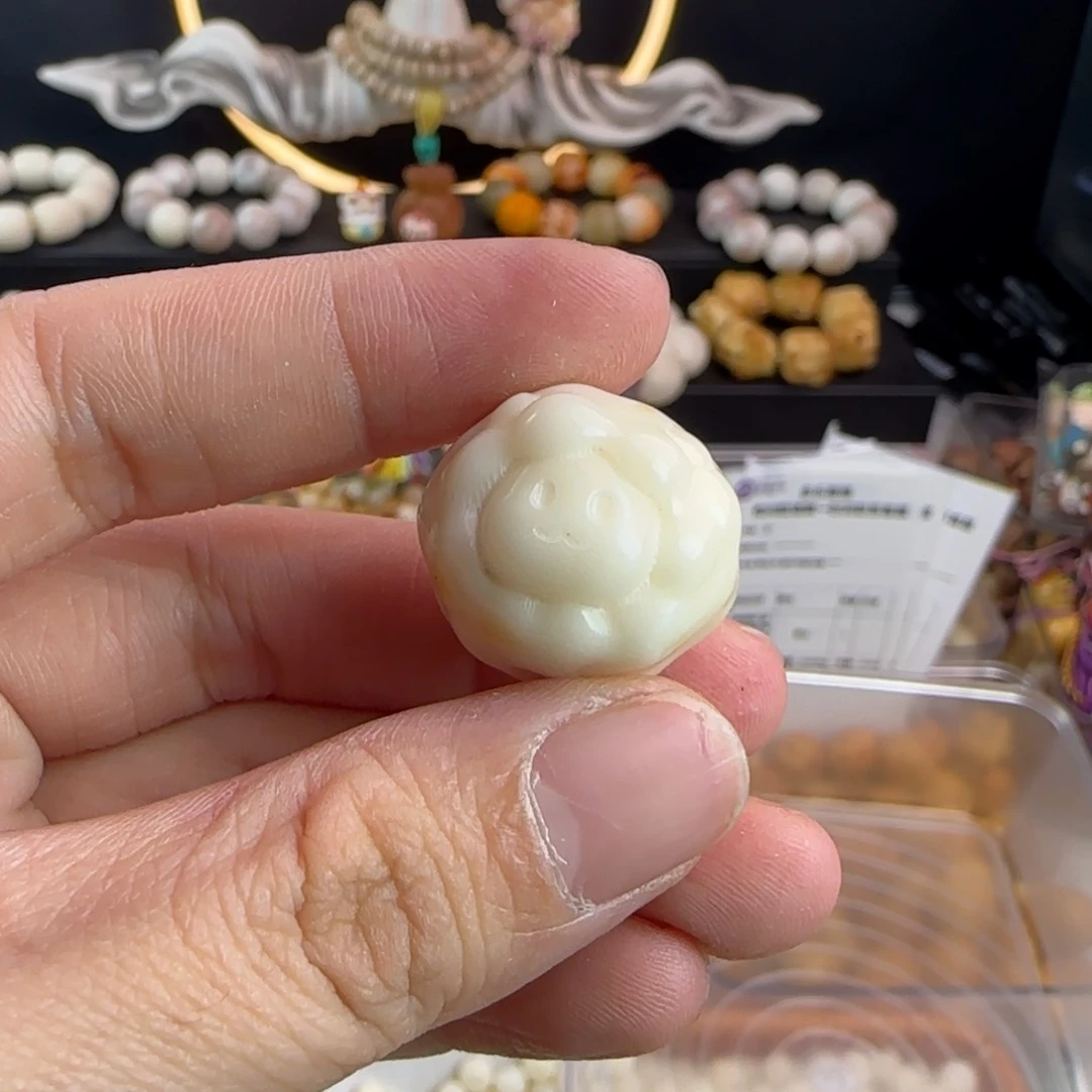 菩提根/象牙果吊坠笨***?瑕疵羊头2颗