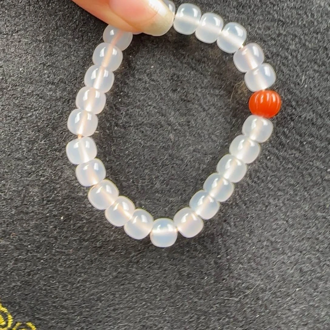 南红玛瑙手串未镶嵌