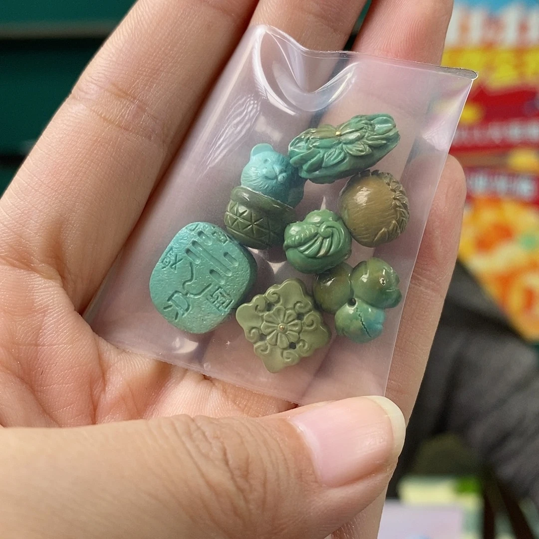 绿松石未镶嵌珠宝奇石