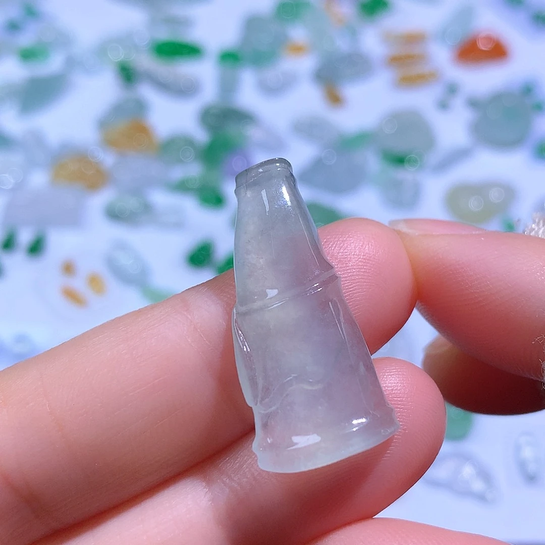 翡翠未镶嵌颈饰竹节