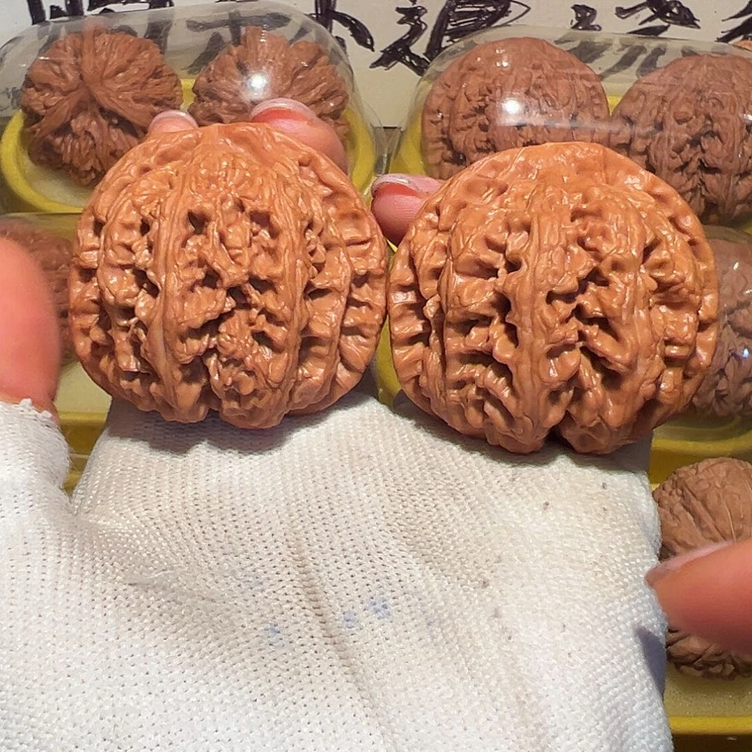 吊坠文玩核桃46大粗筋