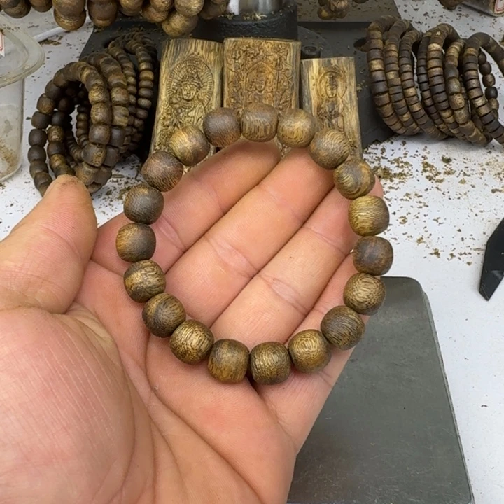 沉香绿奇楠沉香1.1mm10g高油脂老型珠