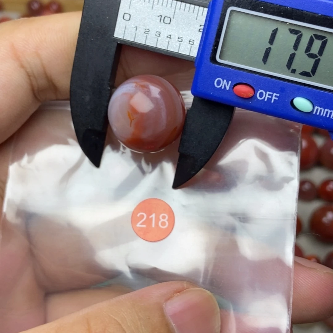 南红玛瑙未镶嵌有瑕疵