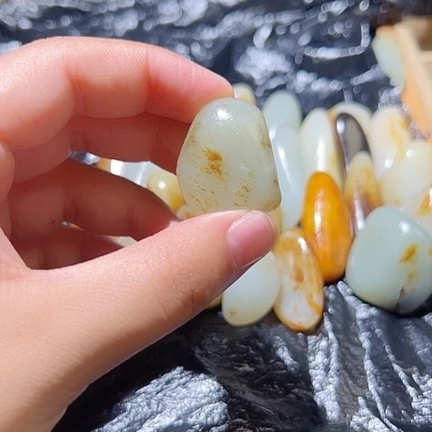 和田玉（糖玉）未镶嵌颈饰12克