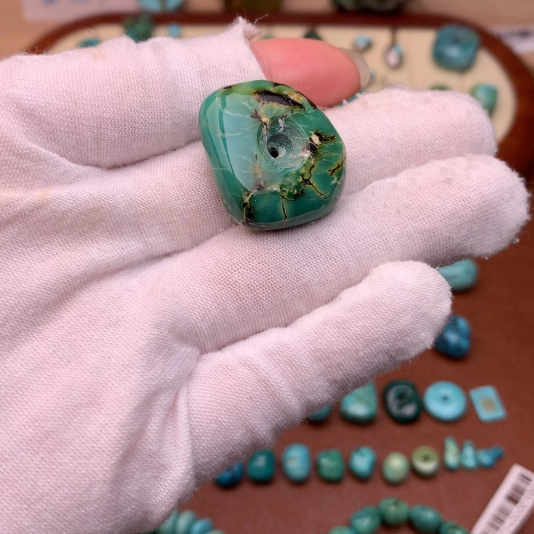 未镶嵌绿松石珠宝奇石