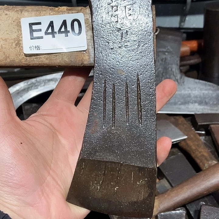 余***亮户外手工锻打农具