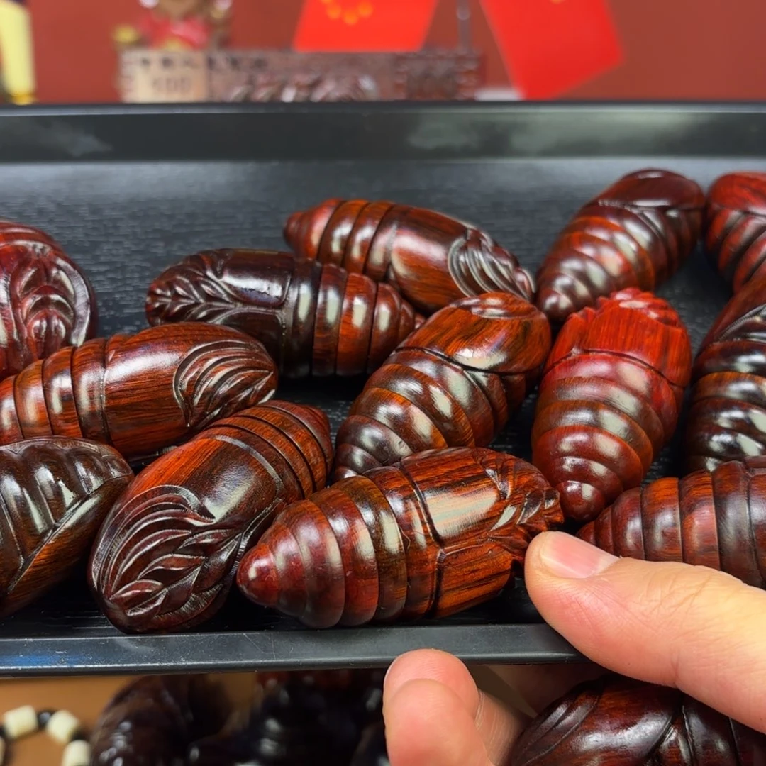 檀香紫檀（小叶紫檀）蛹