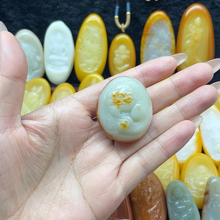 颈饰未镶嵌和田玉快****）
