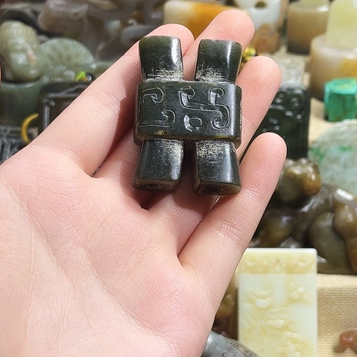 和田玉未镶嵌挂件