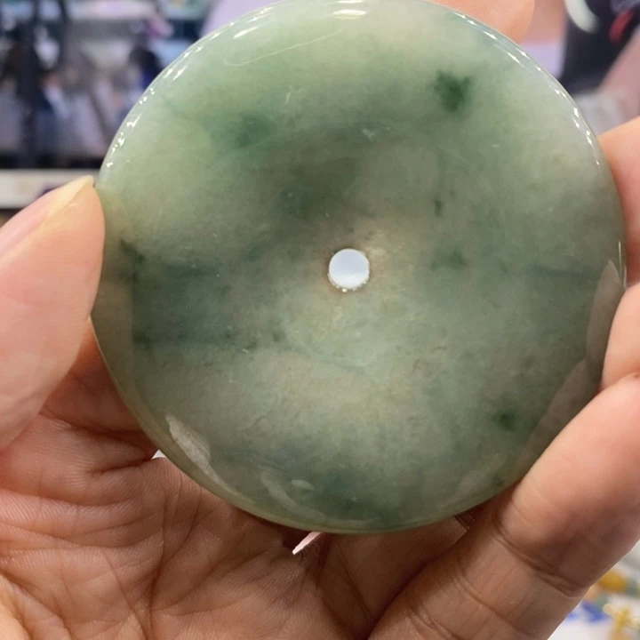 翡翠未镶嵌吊坠(不含链)?**?1770