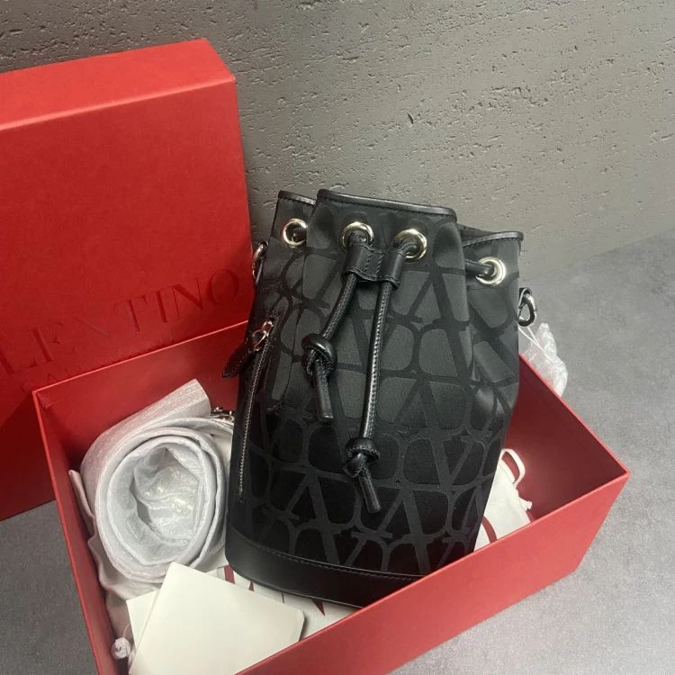 未使用/华伦天奴/C14309471761/[PY1114B0014]