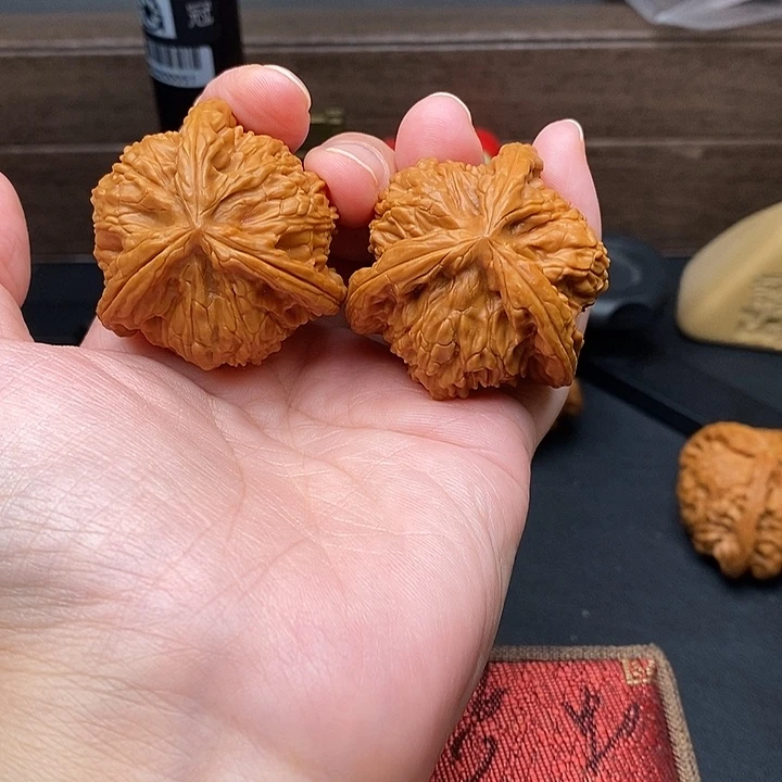 ***　把件文玩核桃白奔