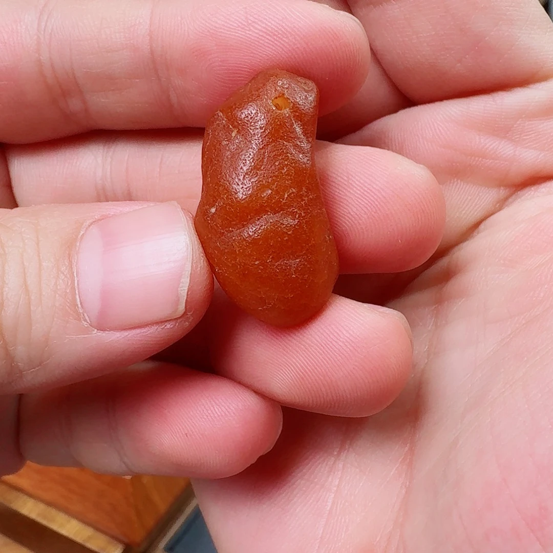 蜜蜡未镶嵌珠宝奇石