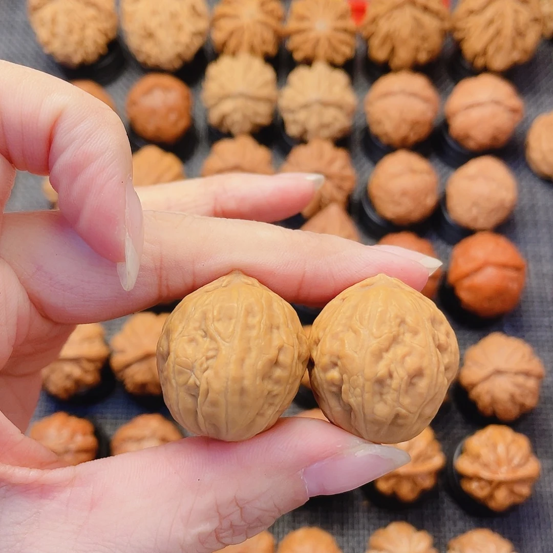 文玩核桃把件菠萝包