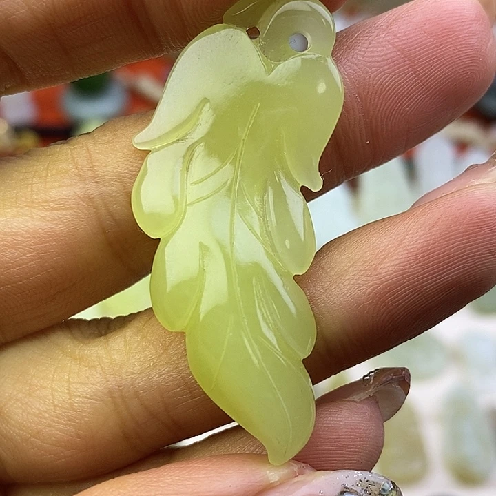 和田玉未镶嵌颈饰黄口金枝玉叶吊坠