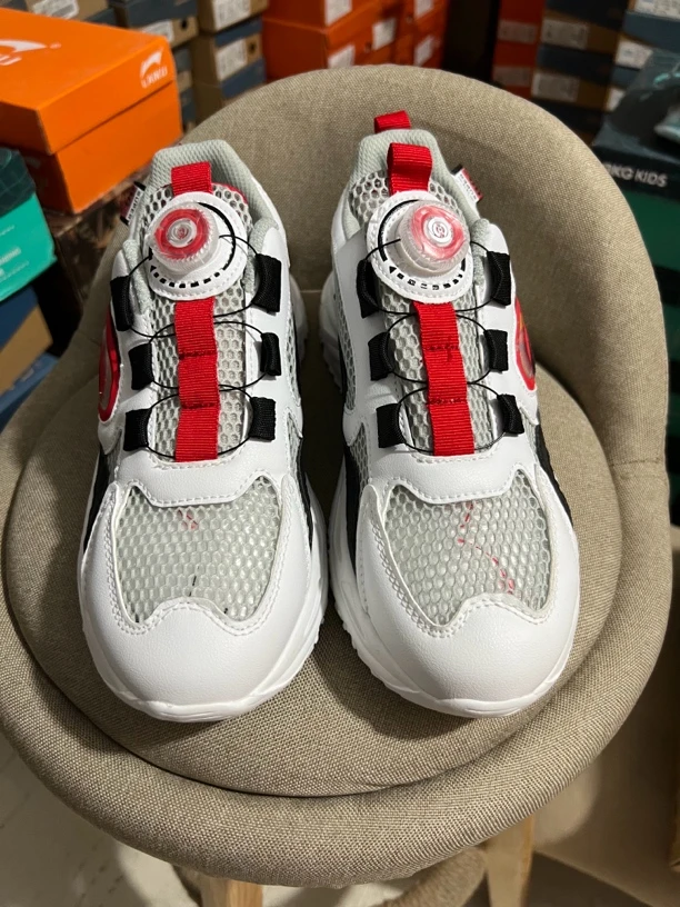 夏季儿童单网透气软底旋钮运动跑步鞋