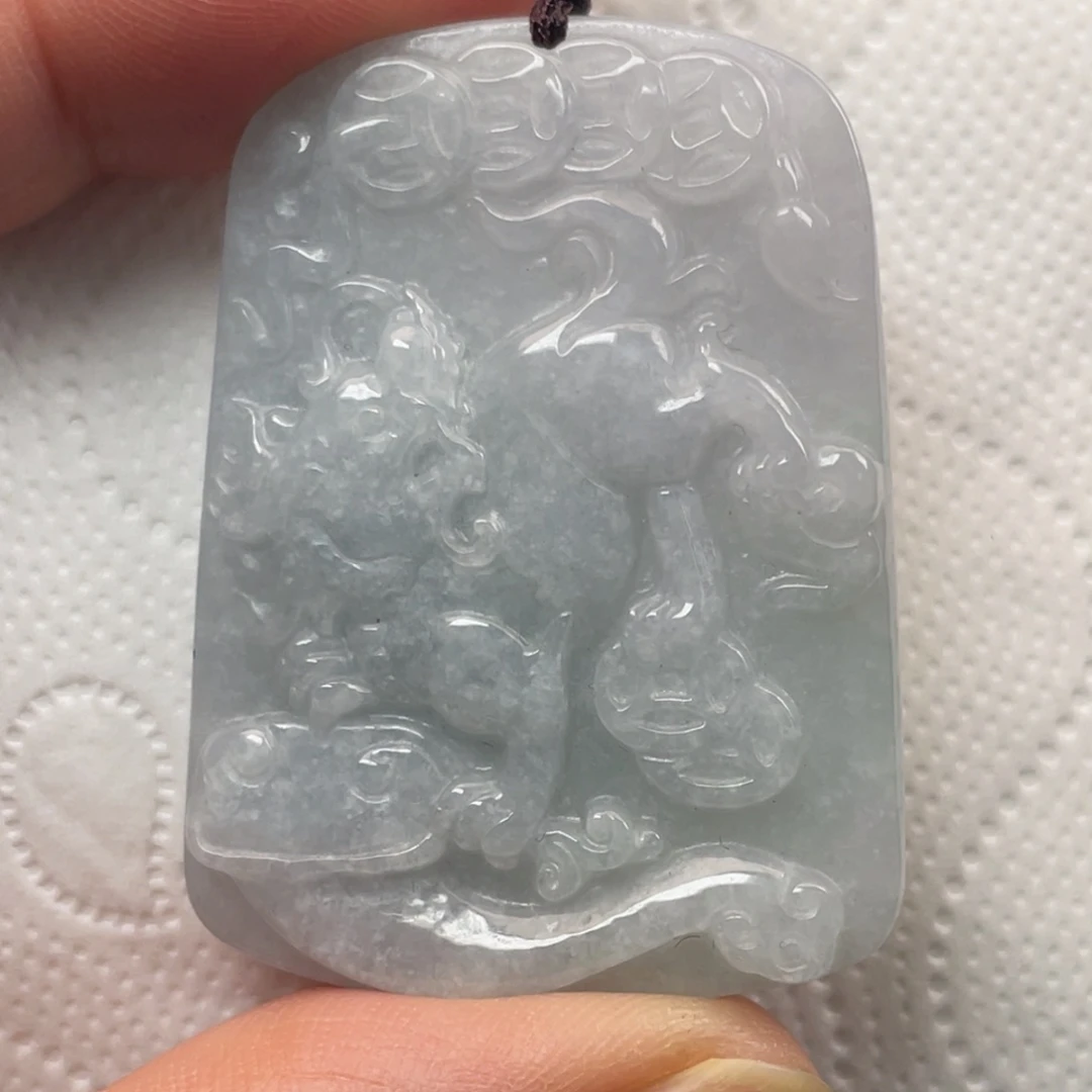 翡翠未镶嵌颈饰翡翠麒麟