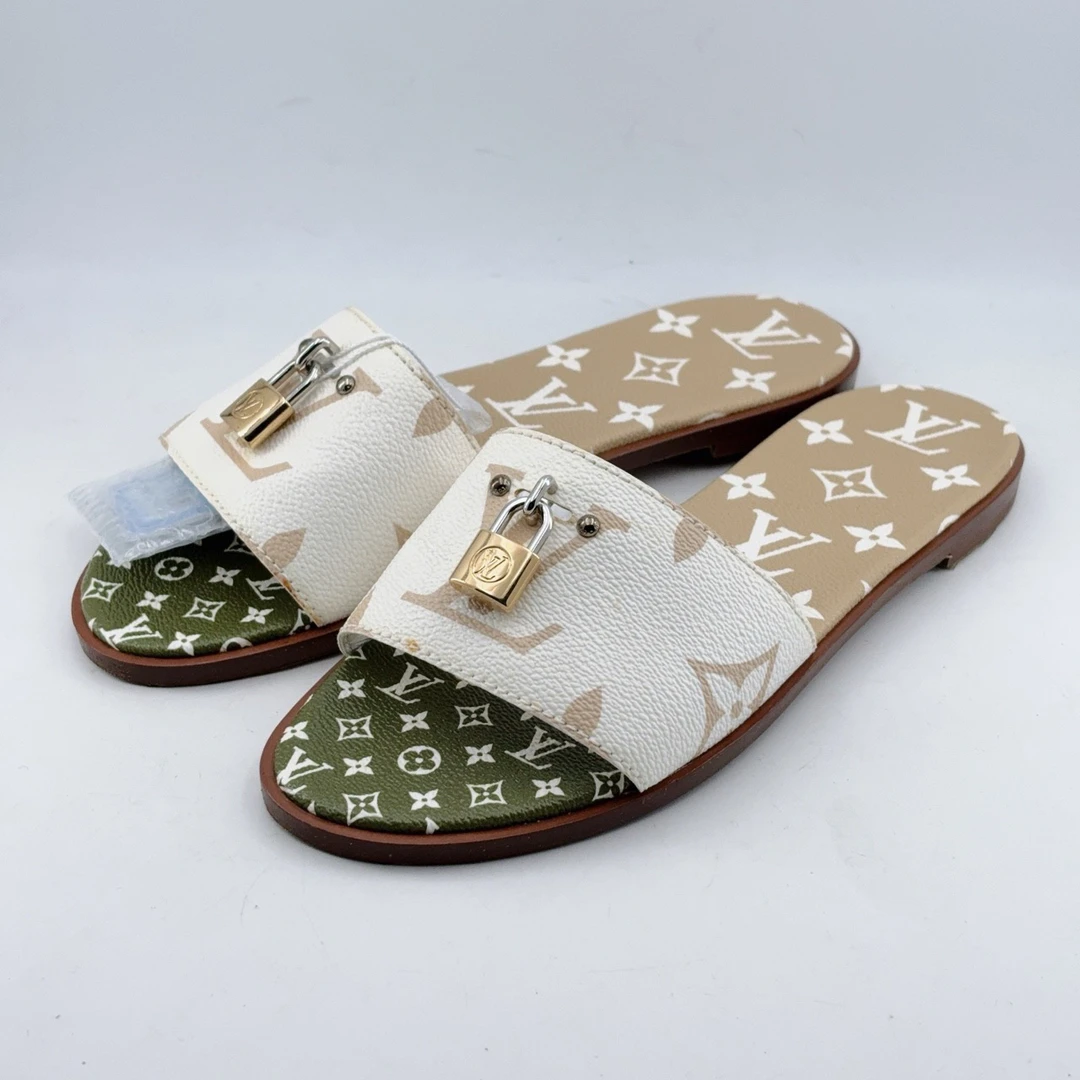 95新 LouisVuitton/路易威登 37码/偏小 白绿拼接老花锁扣拖鞋