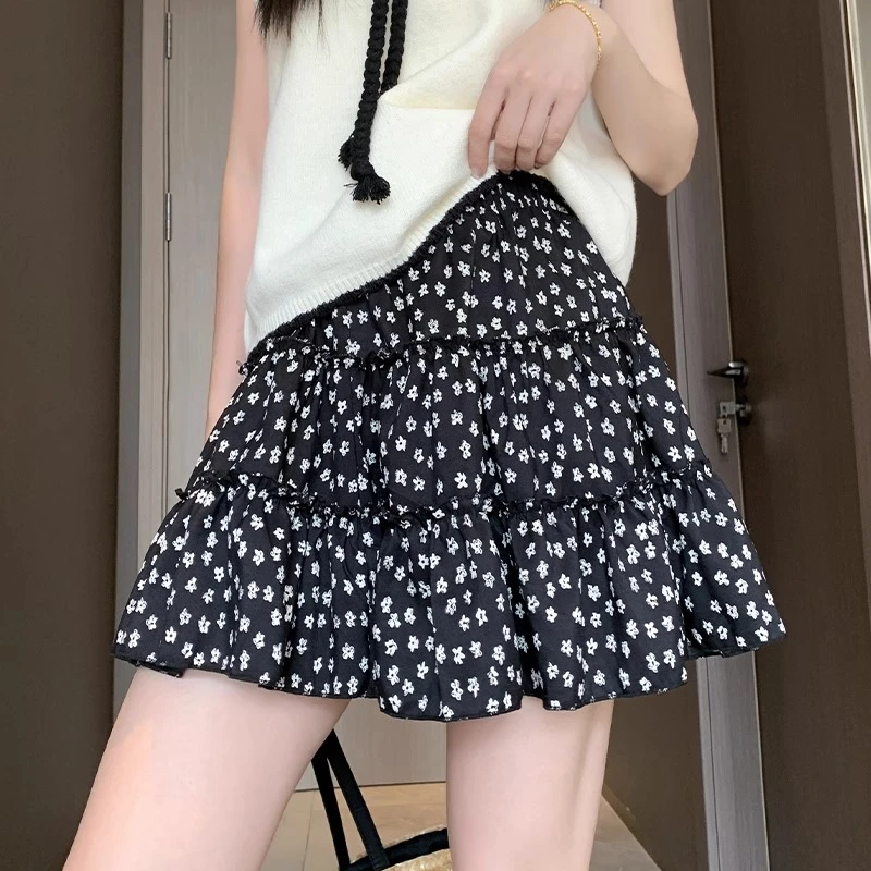 黑色芭蕾风碎花半身裙女2025夏季甜美减龄短裙显瘦辣妹A字蛋糕裙