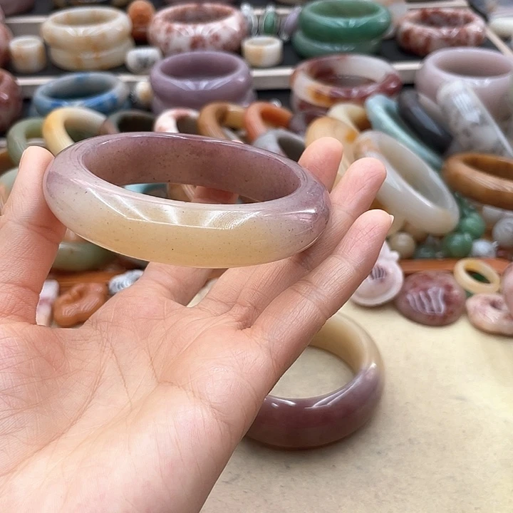 石英质玉圈口齐全未镶嵌阿*