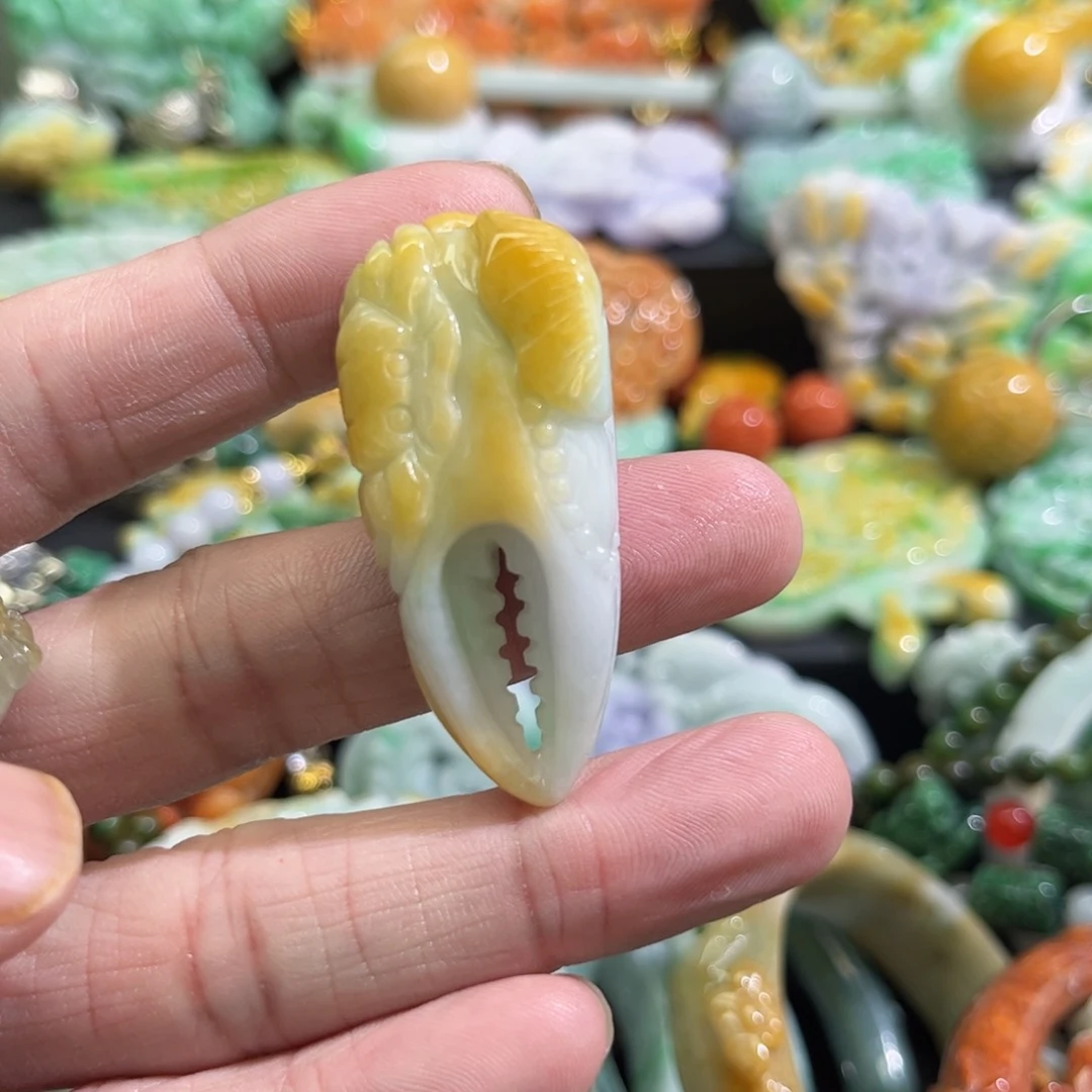 翡翠未镶嵌颈饰钻*待编款