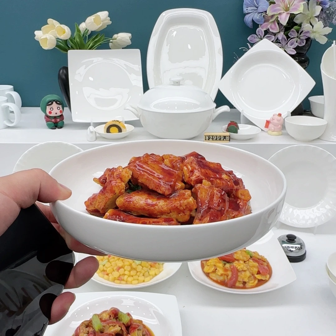 瓷窝盘两个 三角盘一个