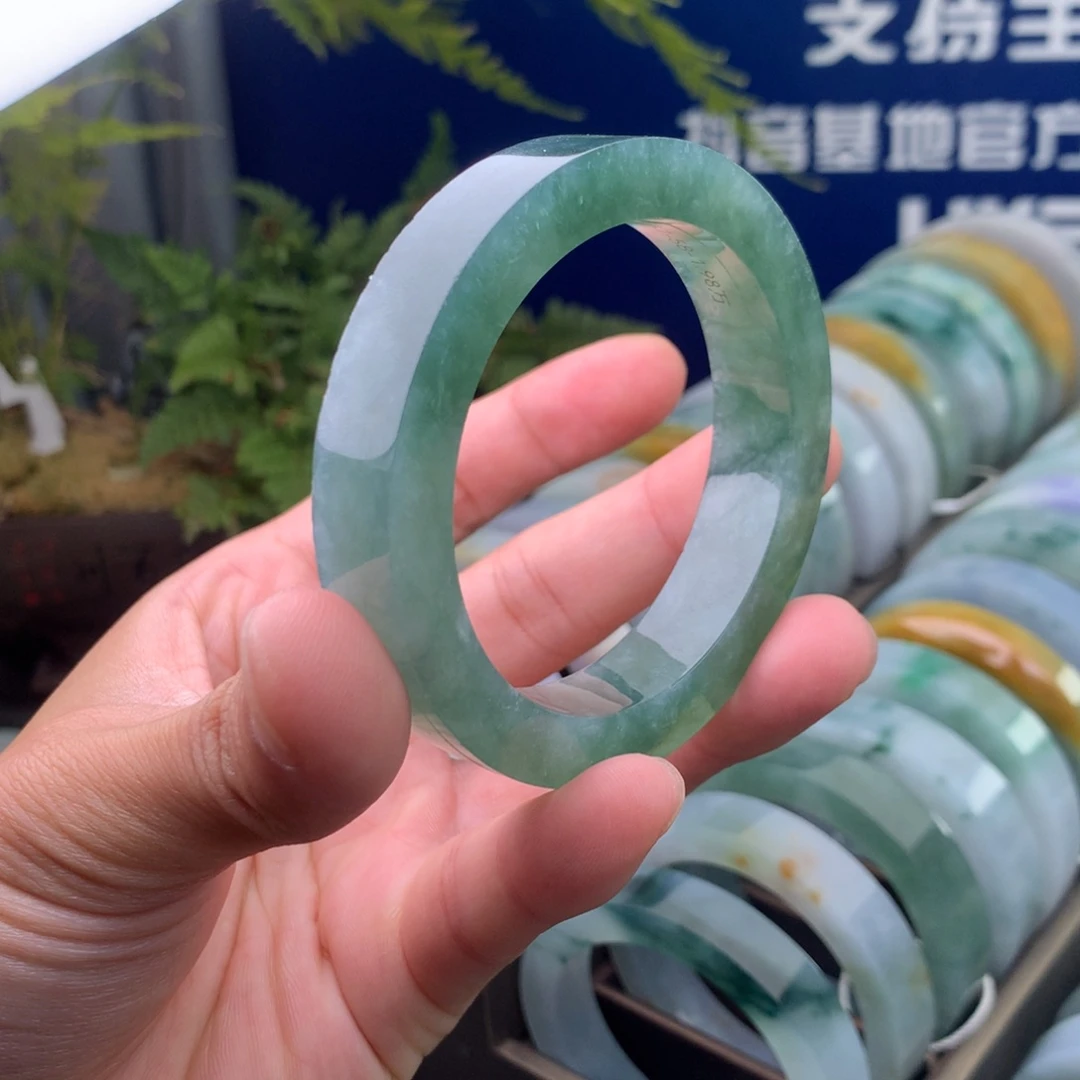 定制翡翠未镶嵌手镯定制手镯