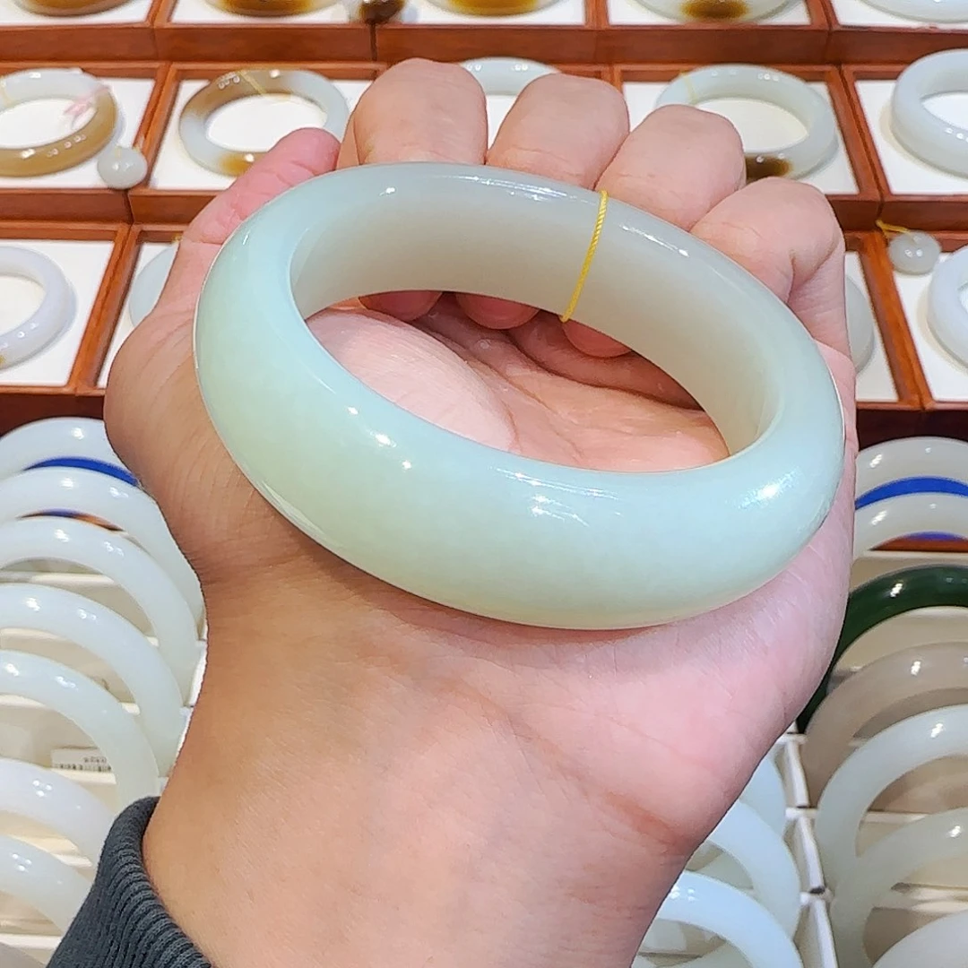 和田玉手镯未镶嵌且末暖青黄轮胎57 58 59