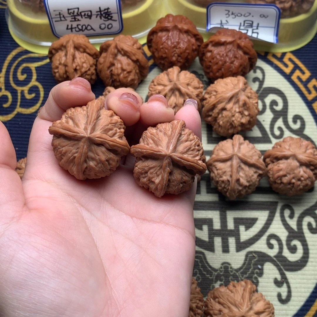 文玩核桃吊坠W****.四棱