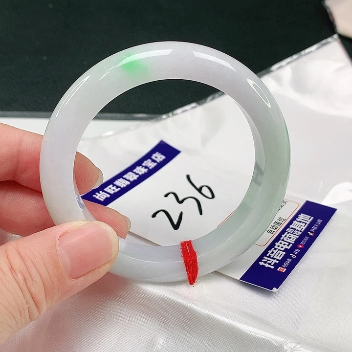 翡翠手镯（圆镯）未镶嵌翡翠