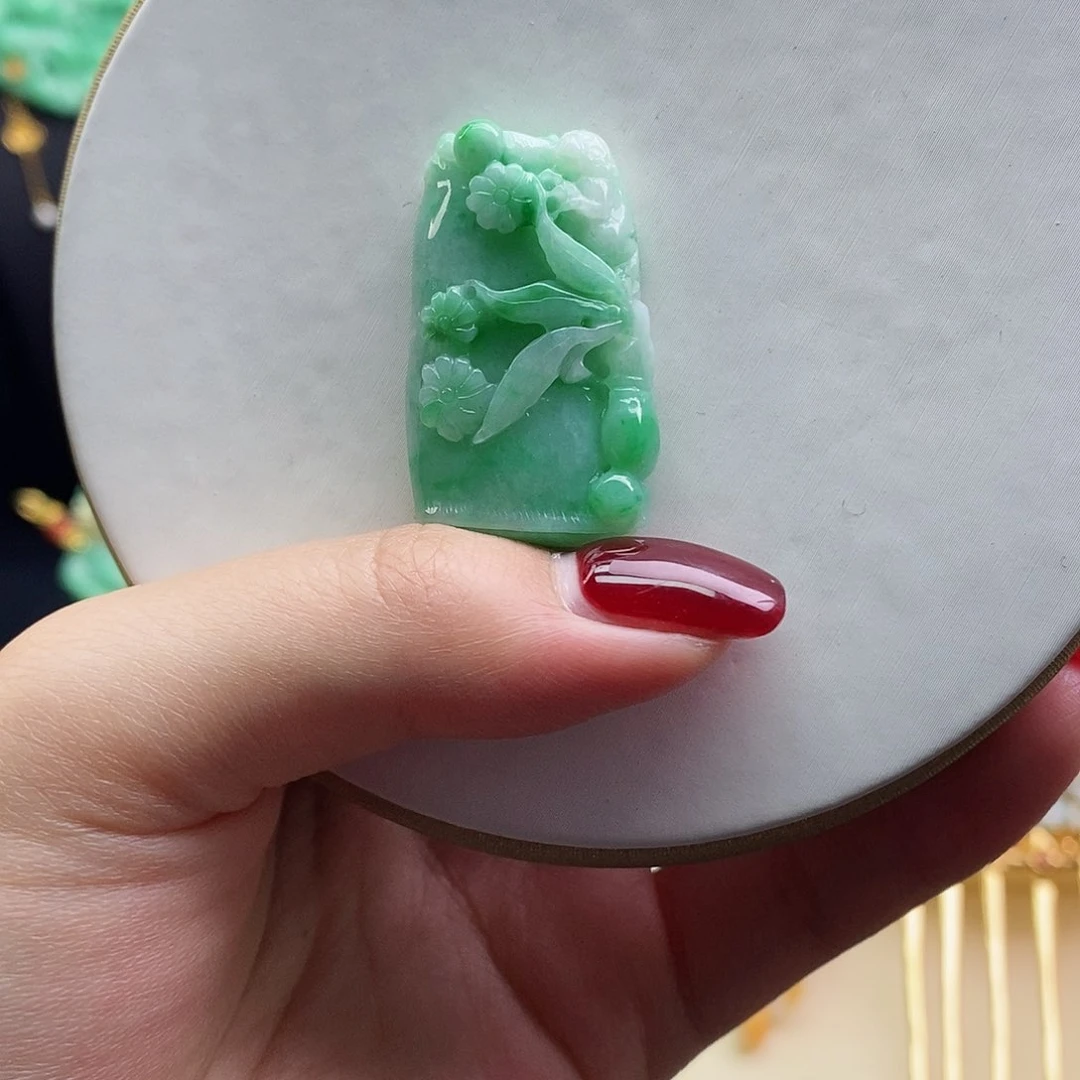翡翠未镶嵌吊坠(不含链)