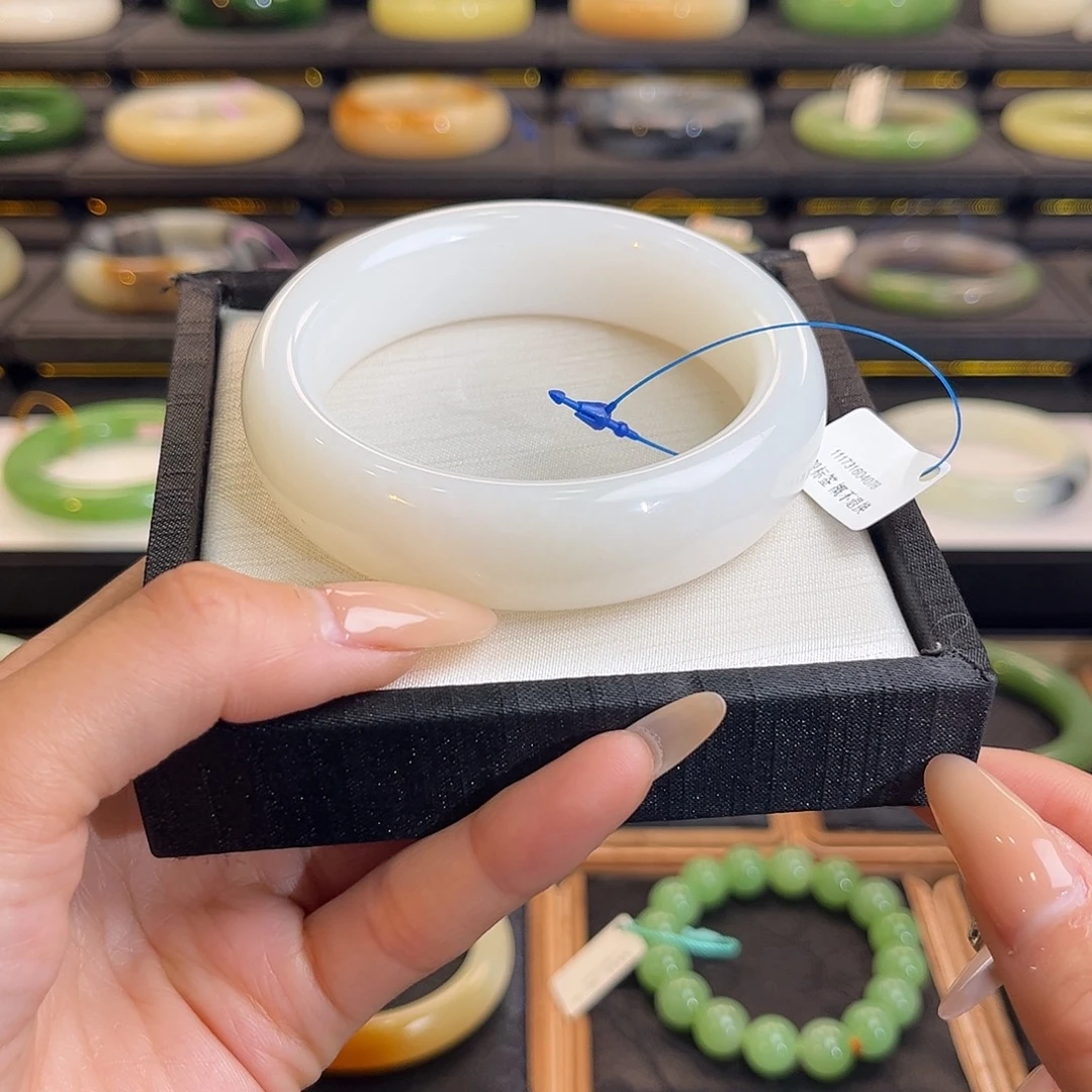 和田玉未镶嵌手镯58 59