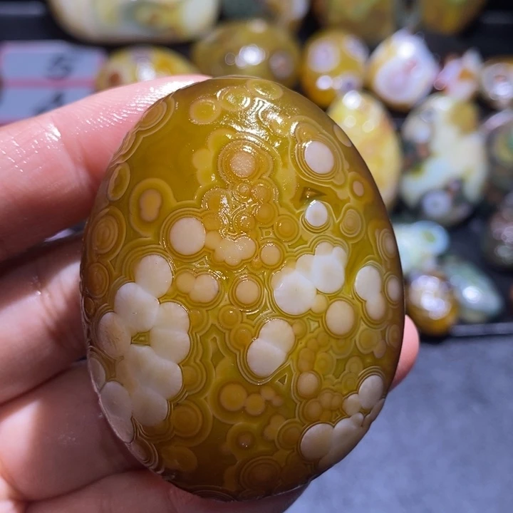 玛瑙/玉髓未镶嵌珠宝奇石149