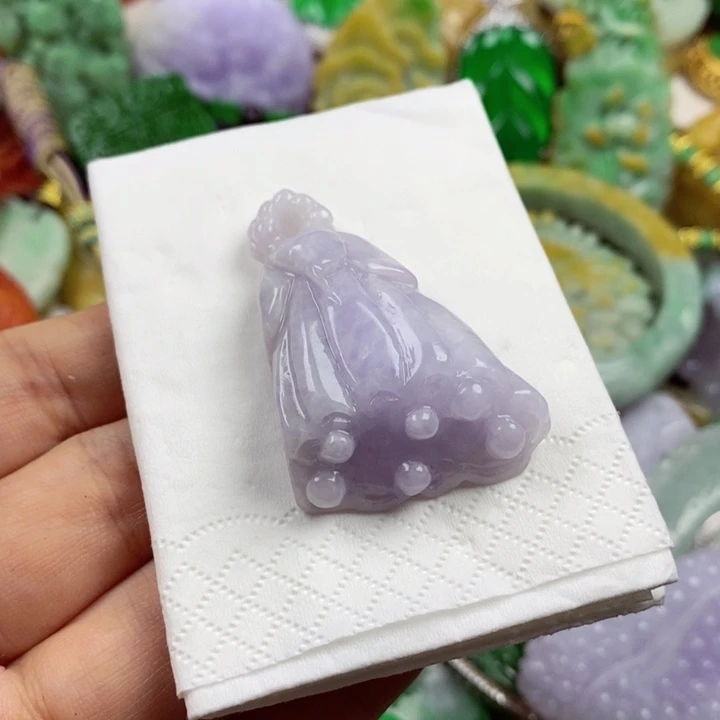 翡翠未镶嵌吊坠(赠链)