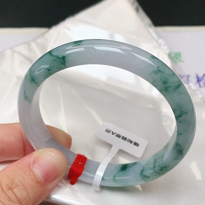 翡翠手镯未镶嵌，，，，，
