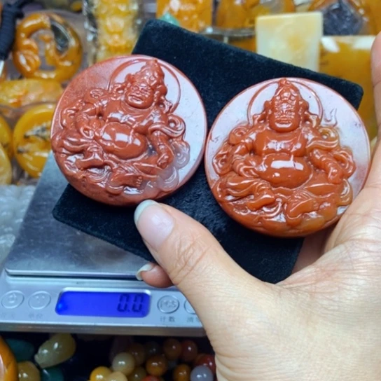 石英质玉(黄龙玉)未镶嵌颈饰